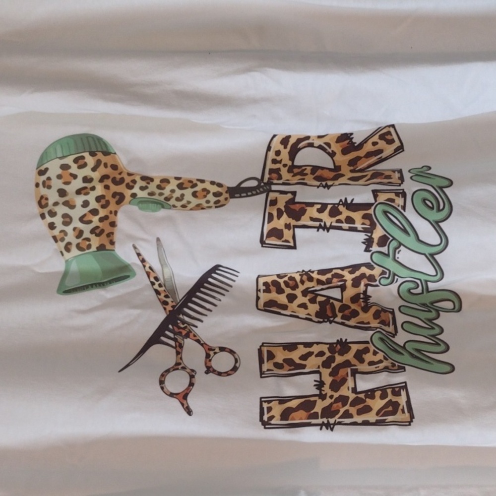 Two Graphic Tees With Earrings New - Picture 5 of 9